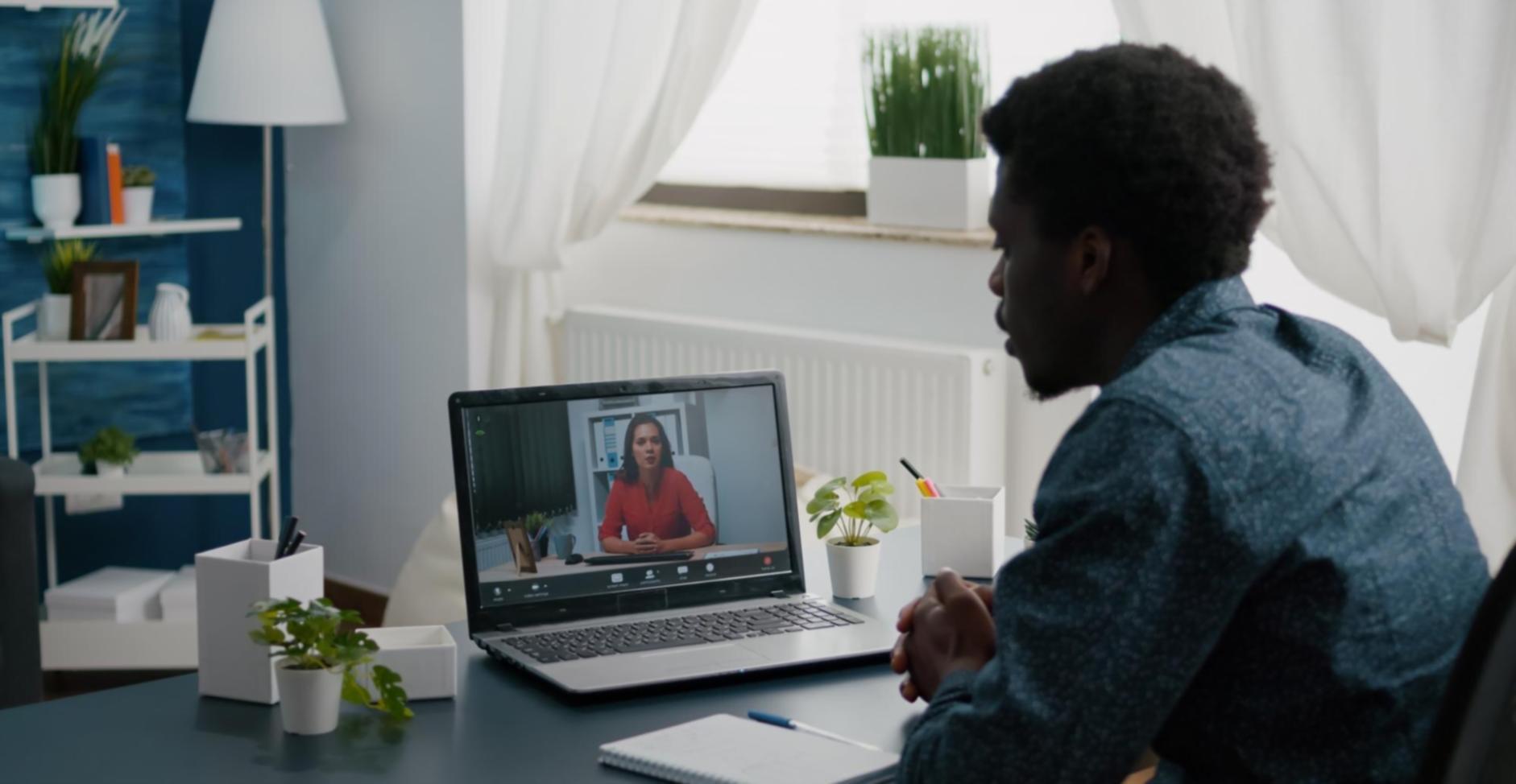 Sesi diskusi komunitas investor dengan mentor berpengalaman