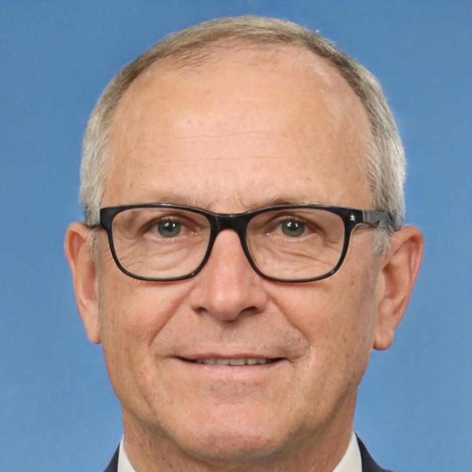 Ridzki Aditama, Senior Investment Analyst di Whereex Place